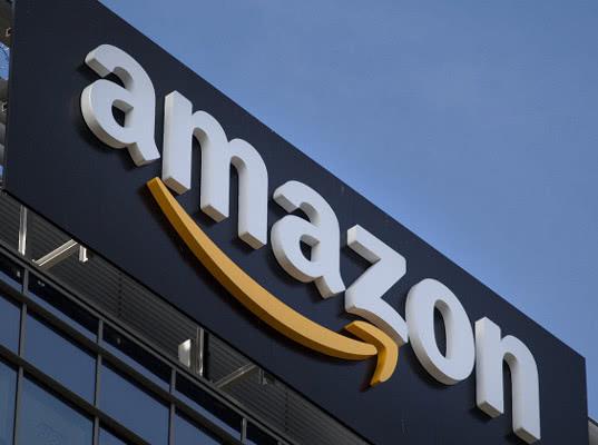 Amazon отменил заказы на товары из Китая на фоне пошлин Трампа