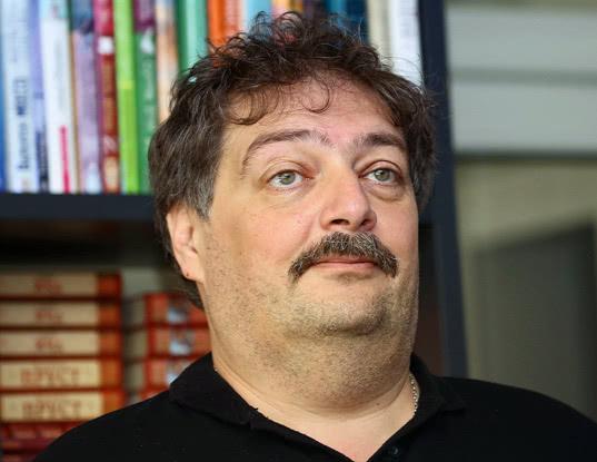Писатель Дмитрий Быков впал в кому