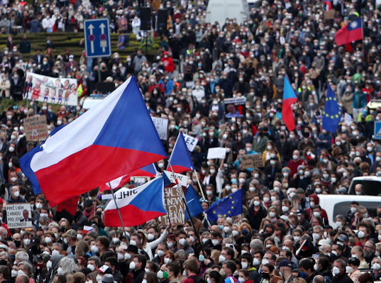 В Чехии прошли массовые протесты против президента страны