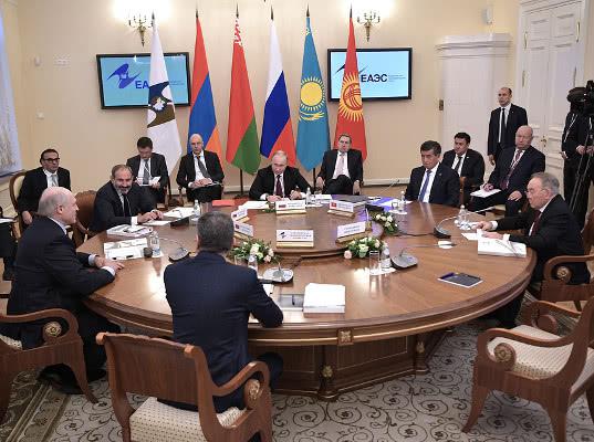 Лидеры стран ЕАЭС обсудили нефть, газ и космос