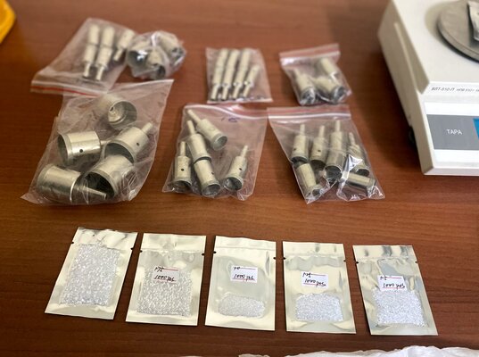 Читинские таможенники обнаружили у иностранного гражданина партию фианитов
