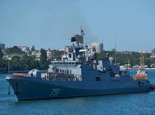 Русский фрегат поймал американскую подлодку в Средиземном море