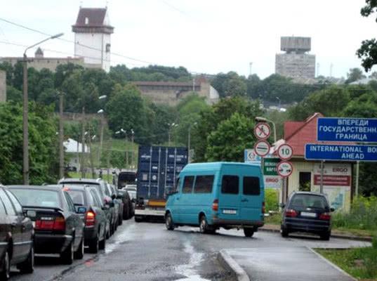 Кингисеппская таможня: ноябрьские выходные на границе