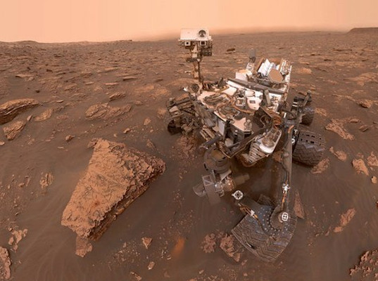 "Роскосмос" поздравил NASA с успешной посадкой марсохода Perseverance 