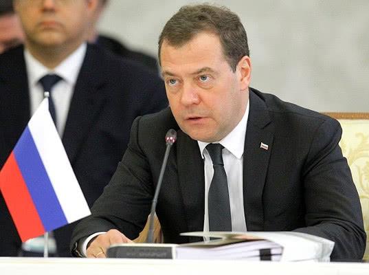 Медведев поддержал уголовное наказание за увольнение пожилых сотрудников