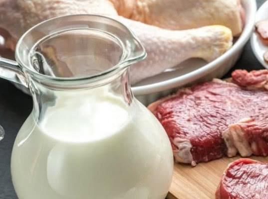 Россия резко снизила импорт сахара, молока и мяса 