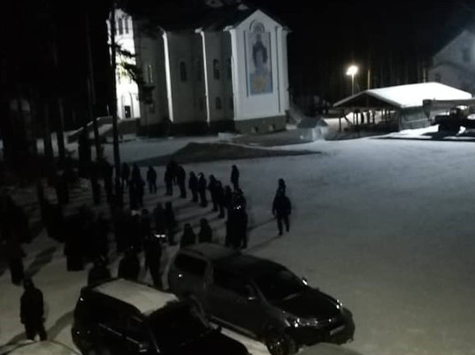 В Среднеуральский женский монастырь приехал вооруженный ОМОН
