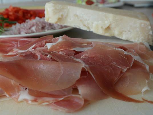 Финские компании: Россияне стали покупать все более дешевые продукты