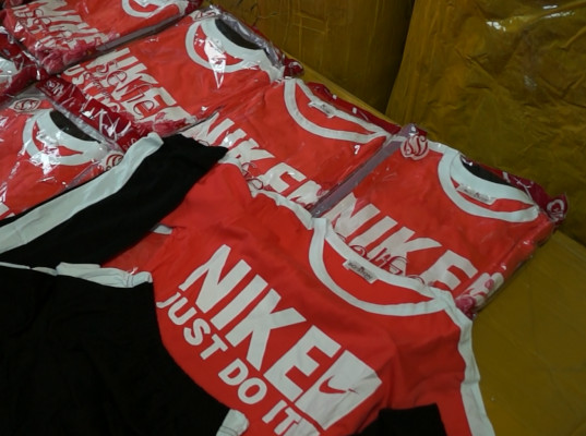 В Кузбассе продавали ненастоящий «Nike» и «Adidas»