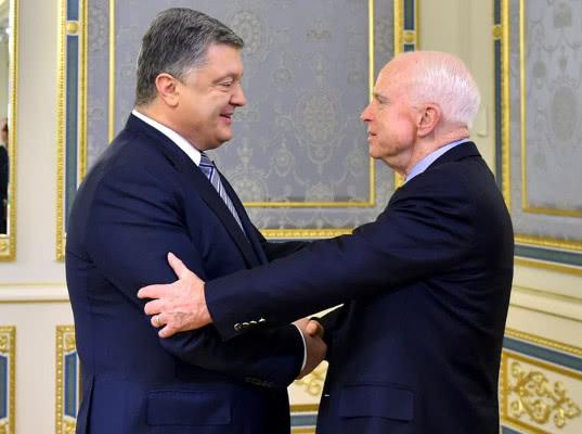 Улицу советского разведчика Кудри в Киеве переименовали в честь сенатора Маккейна