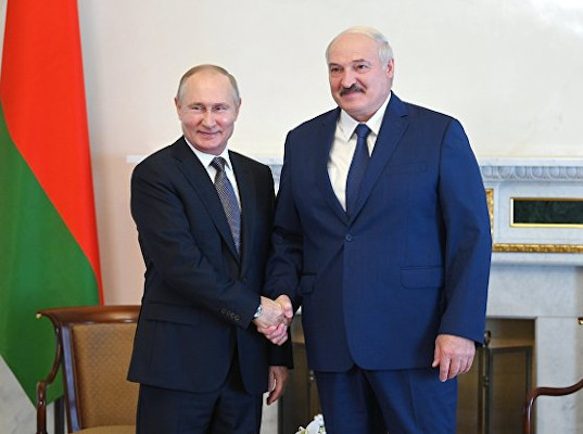 Путин и Лукашенко по телефону обсудили подготовку к заседанию ВЕЭС в Минске