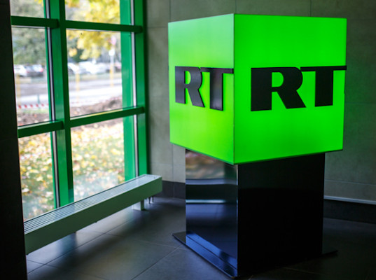 Сотрудникам RT заплатят по 57 500 рублей за прививку от коронавируса