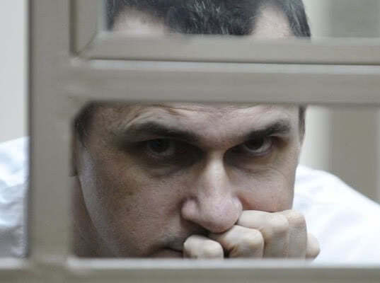 Секретарь ОНК: Сенцова начнут кормить принудительно, если его жизни будет угрожать опасность