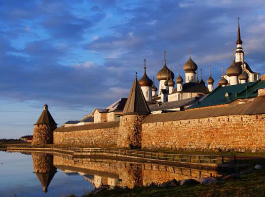Следствие отпустило фигуранта дела о хищениях на Соловках, он едет на встречу с патриархом