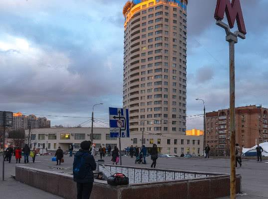 В Москве у станции метро «Новые Черемушки» в результате стрельбы погибли два человека