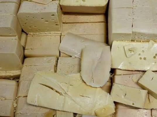 Выявлена нелегальная схема поставок в Россию из Сербии сыроподобного продукта украинского происхождения