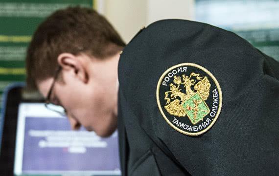 Таможенники могут начать проверять у иностранцев наличие полиса ОСАГО 