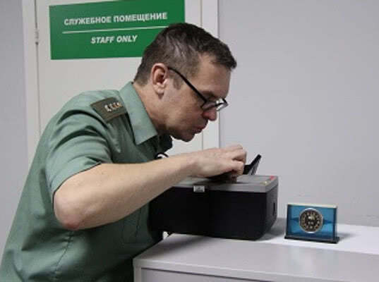 Воронежские таможенники обнаружили радиоактивный термометр