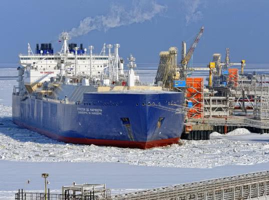 Госдума запретила возить углеводороды по Севморпути судам под чужими флагами