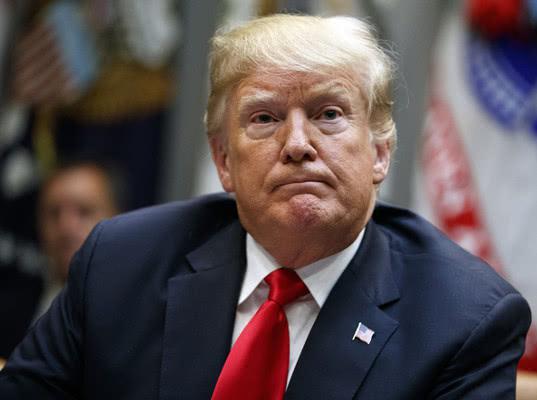 Трампа призвали запретить поставки нефти из России 