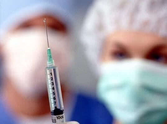  Обязательную вакцинацию для учителей и врачей откладывают до выборов 