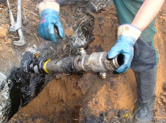 ФСБ обнаружила крупную врезку в нефтепродуктопровод "Транснефти"