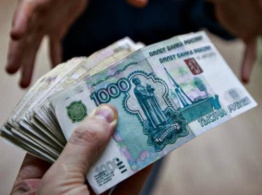 Ямальскому таможеннику предложили взятку в размере 100 тысяч рублей
