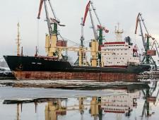 Грузооборот портов Арктического бассейна увеличивается в основном за счет наливных грузов