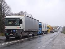 В Бурачках 111 грузовых автомобилей ожидают въезда в Псковскую область из Латвии 