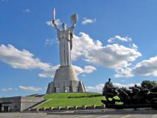 В Киеве возле памятника "Родина-мать" поставят мемориал "Агрессия России"