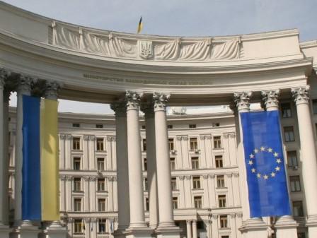 Глава МИД Украины заявил о готовности США "усилить давление" на РФ 