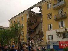 В Волгограде из-за взрыва газа обрушился подъезд жилого дома