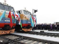 Первый грузовой поезд по маршруту БТК прибыл в конечный пункт