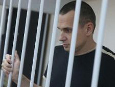«Человек умирает». Сокуров, Учитель, Познер и Собчак попросили президента РФ помиловать Сенцова