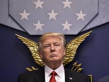 Рейтинг Трампа упал до рекордно низкого уровня со дня инаугурации