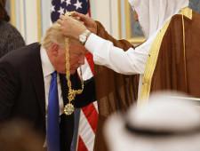 Трампа в Саудовской Аравии наградили орденом короля Абдель-Азиза