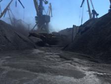 Депутаты готовы смягчить готовящийся запрет на открытую перевалку угля