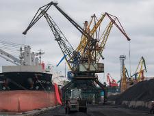 Отгрузка угля из Кузбасса растет в основном за счет его отправки в порты Дальнего Востока