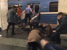«На улице смеются вслед, а обвиняемые в зале». Выжившие в теракте в петербургском метро рассказывают, как живут с этим два года