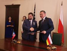 Южная Осетия откроет свои посольства в ДНР и ЛНР