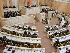 Парламент Петербурга принял законопроект, позволяющий не учитывать мнение граждан на публичных слушаниях